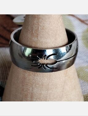 Stainless Steel Silver Tone Unisex Size 10 Dual Spider Cut-Out Band Ring
